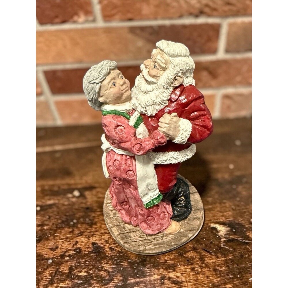 Vtg United Design Jolly Old Elf Mr. & Mrs. Claus Dancing Figurine Holiday Decor